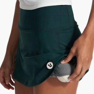 Vuori Volley Tennis Skirt “Windowpane” Sz Med